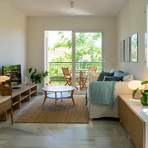 https://suite-aoreta-malaga-parking-101.1costadelsol.com