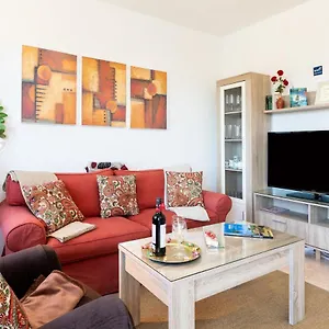 https://apartamentos-la-laguna.adeje-hotels.com