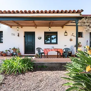https://live-la-laguna-casita-vieja.adeje-hotels.com